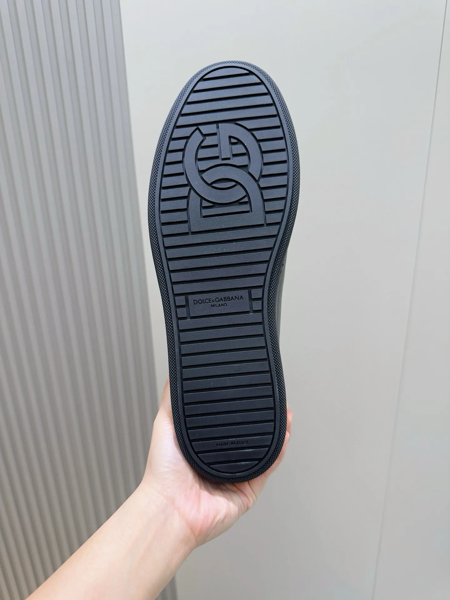 Men's Men's Shoes💰400 [New Style]🐏🐏DG men's calfskin sneakers Portofino Yacht shoes, simple and versatile design, unique saddle leather soles. The Dolce &G logo rear wing is the icing on the cake. Imported cowhide + rubber outsole Size: 39-44 (customized at 38.45)